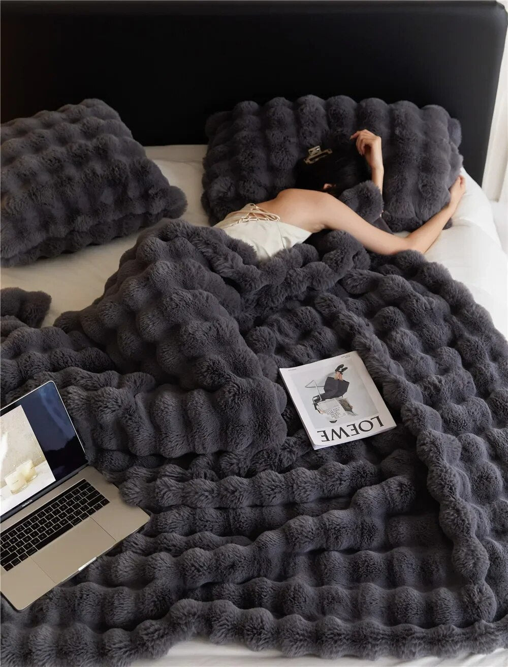 Plush Faux Fur Throw Blanket for Bed and Sofa with Textured Bubble Design and Machine Washable Finish