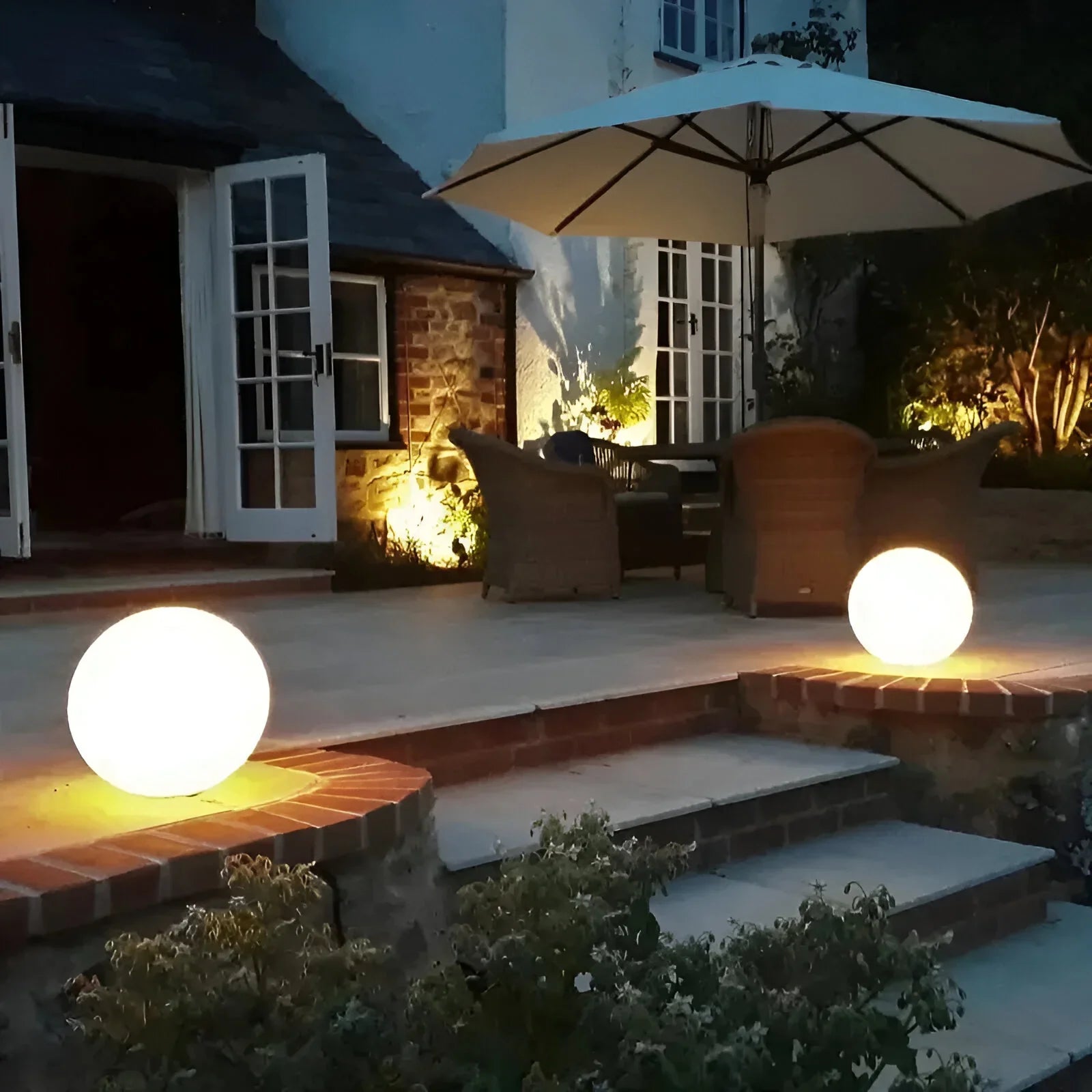 Wireless Weatherproof Spherical Garden Light for Outdoor and Indoor Use