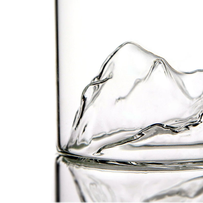 Crystal Whiskey Glass for Japanese-Inspired Enjoyment and Timeless Elegance